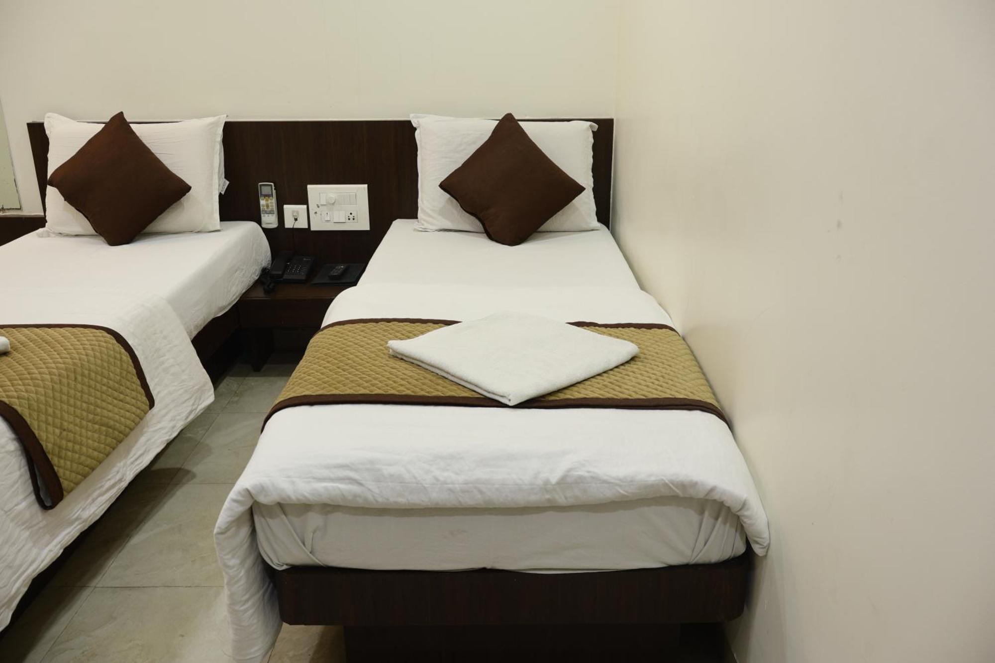 Hotel Kabir Ahmedabad Exterior photo