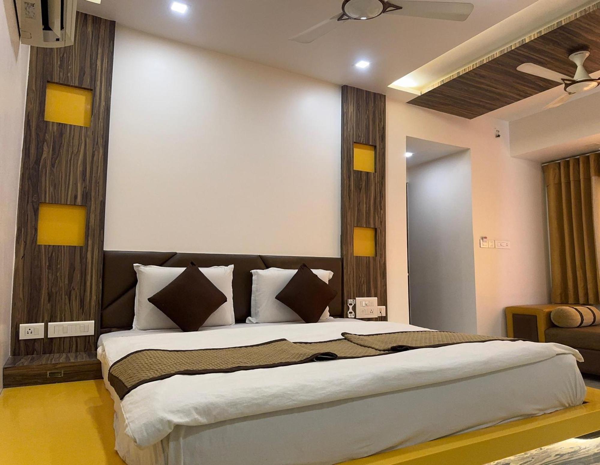 Hotel Kabir Ahmedabad Exterior photo