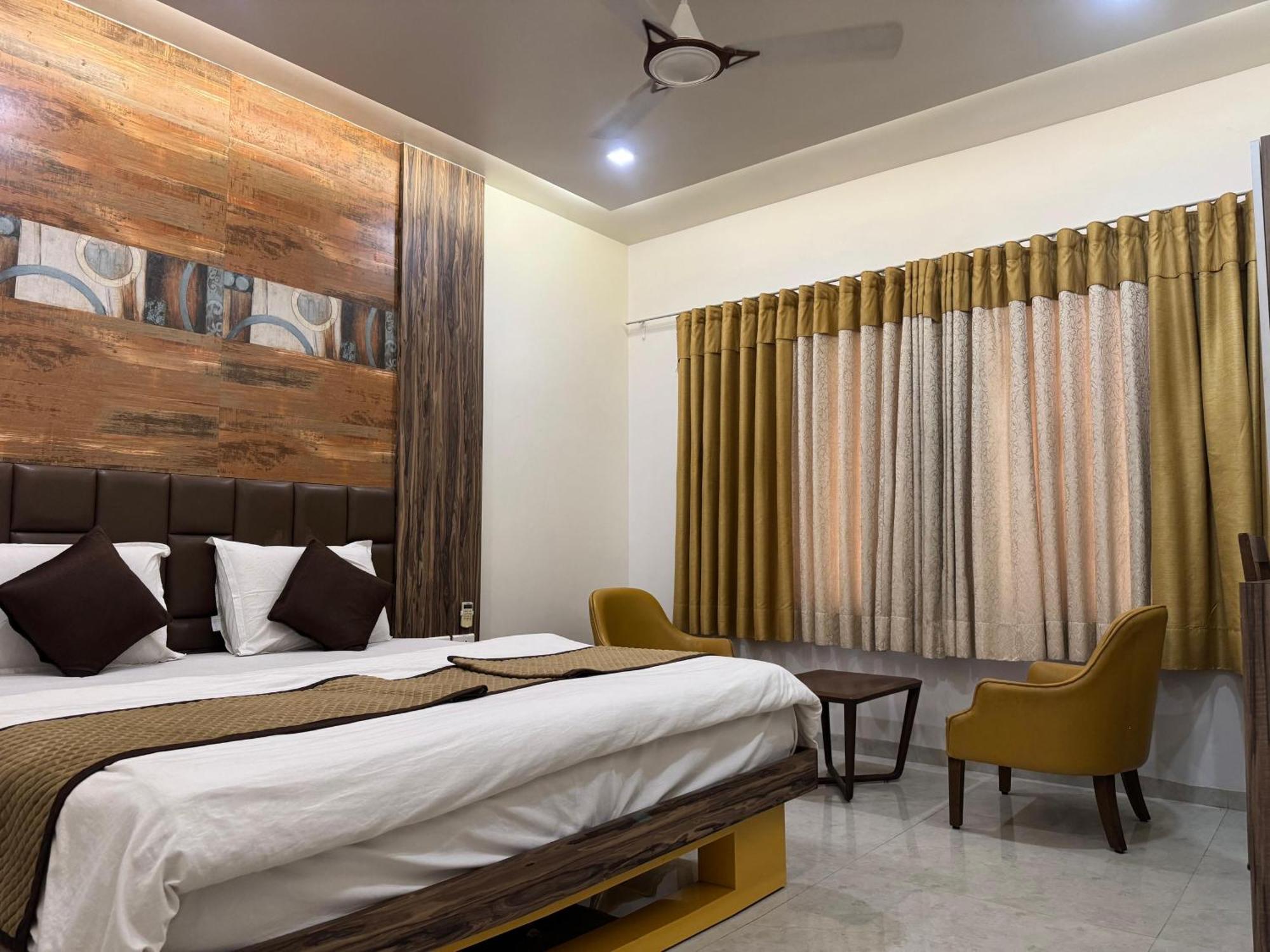 Hotel Kabir Ahmedabad Exterior photo