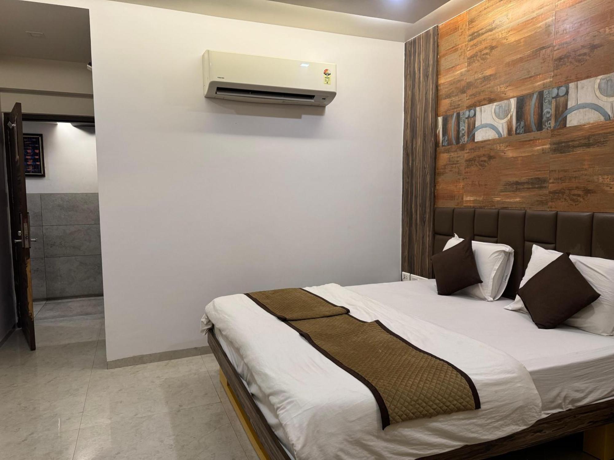 Hotel Kabir Ahmedabad Exterior photo