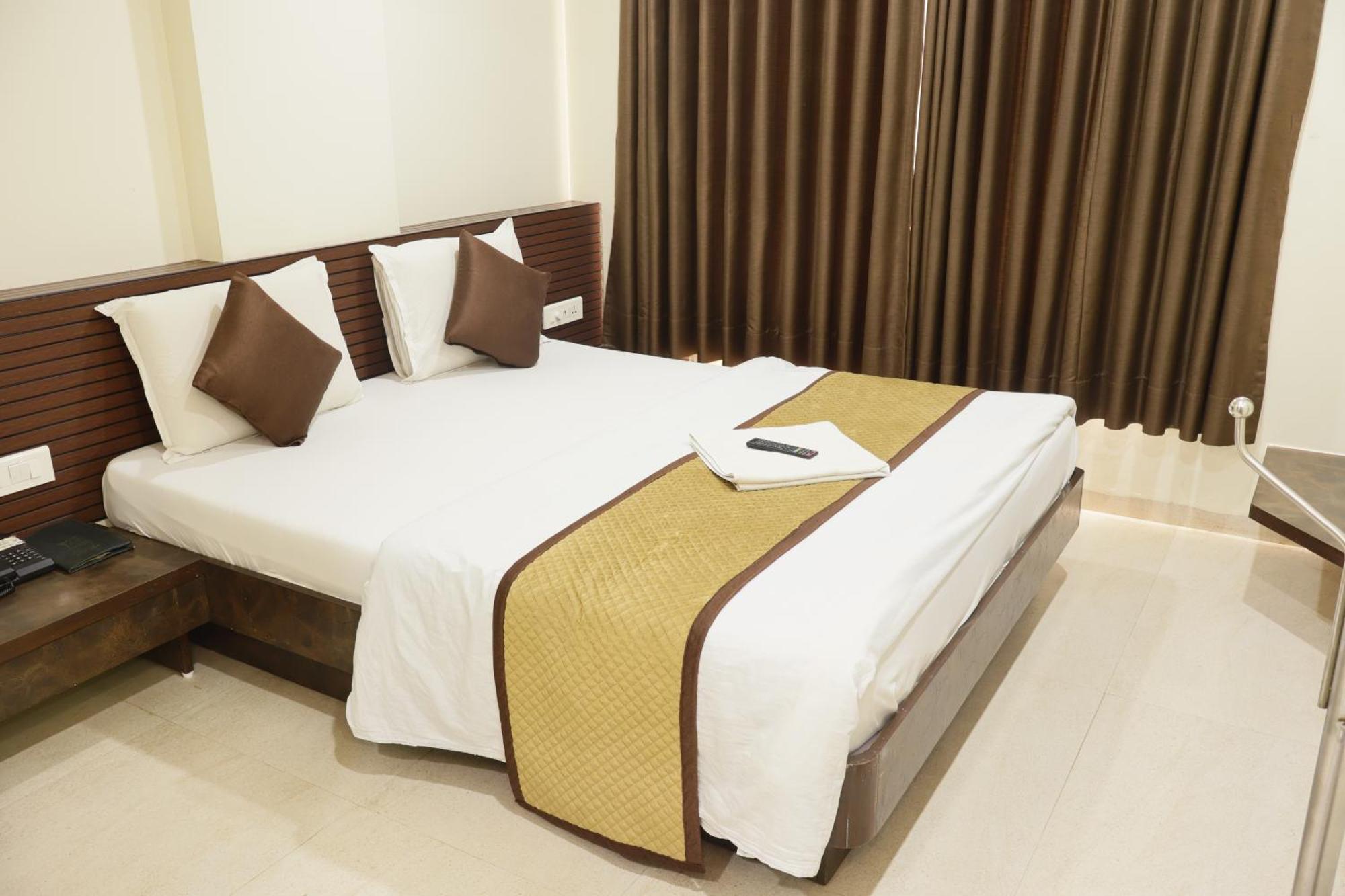 Hotel Kabir Ahmedabad Exterior photo